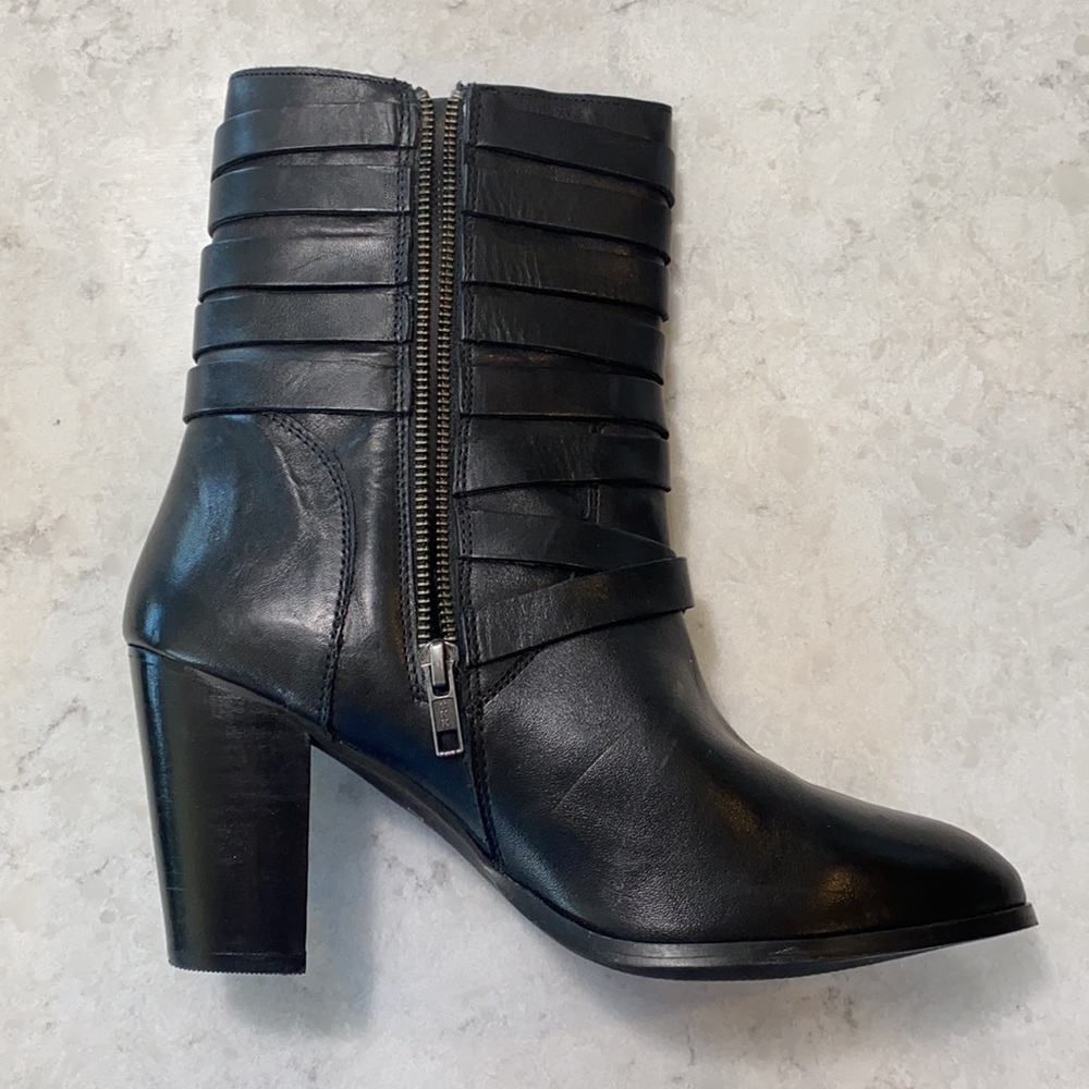 Diba True “Just in” Boot with 3.5” stacked heel - Picture 2 of 6